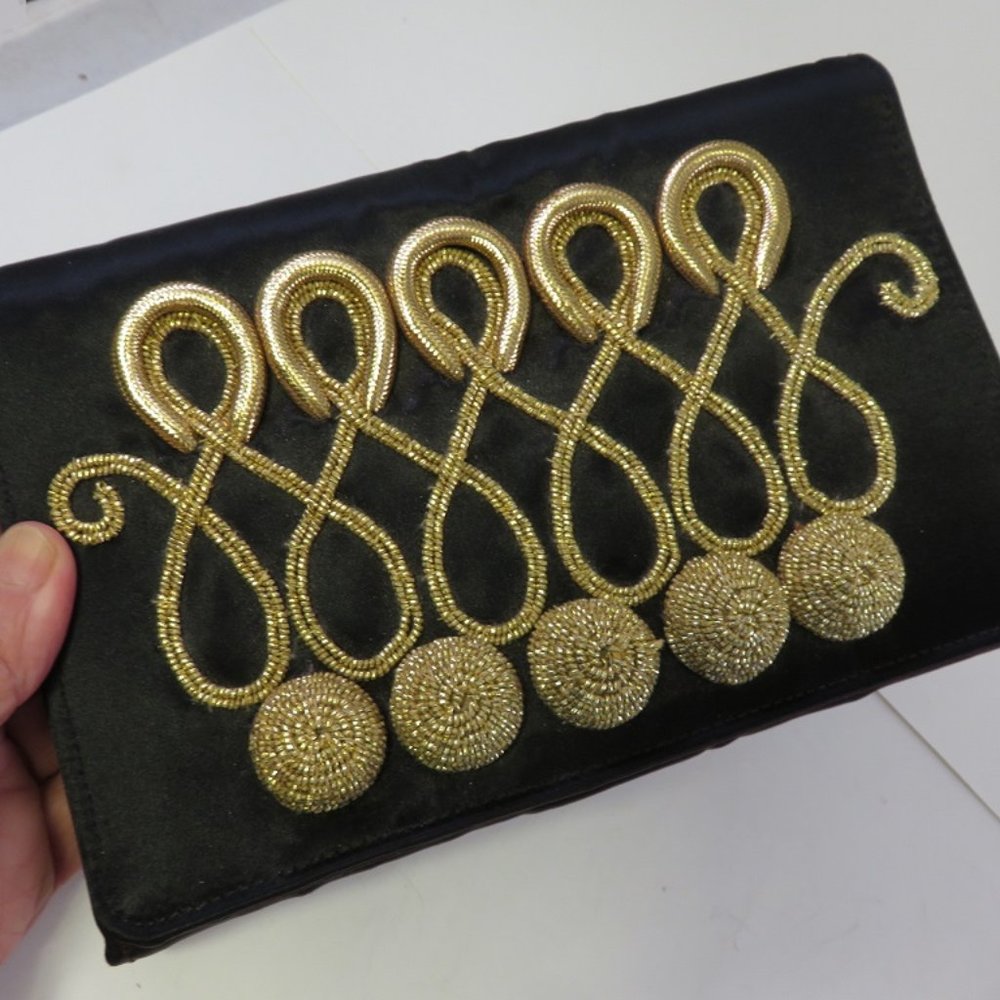 VINTAGE SIGNED TINA WOLF BLACK CLUTCH PURSE